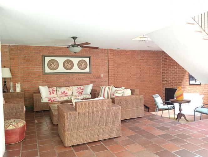 Casa de 6 alcobas en venta en Bellavista, Cali, 590 m² · foto 4 de 24