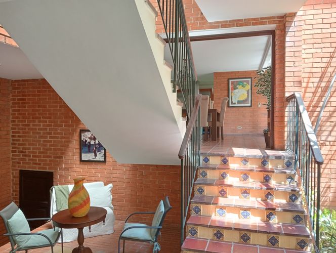 Casa de 6 alcobas en venta en Bellavista, Cali, 590 m² · foto 11 de 24