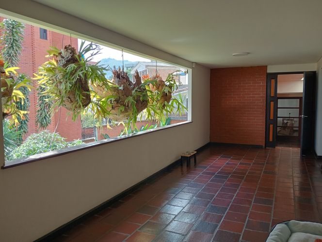 Casa de 6 alcobas en venta en Bellavista, Cali, 590 m² · foto 23 de 24