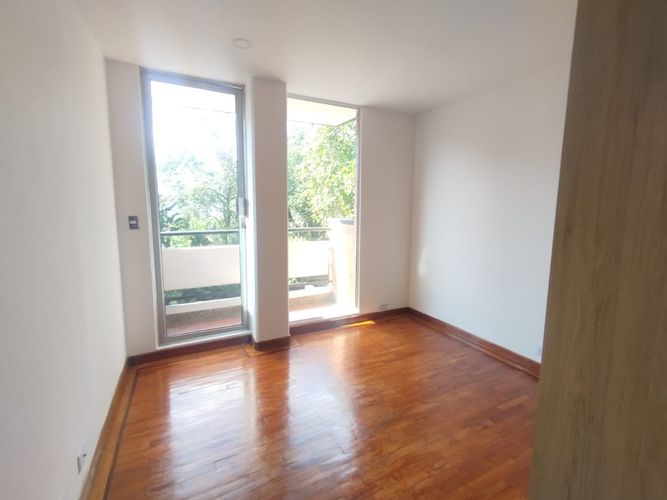 Apartamento de 3 alcobas en arriendo en Loma Del Escobero, Envigado, 150 m² · foto 8 de 13
