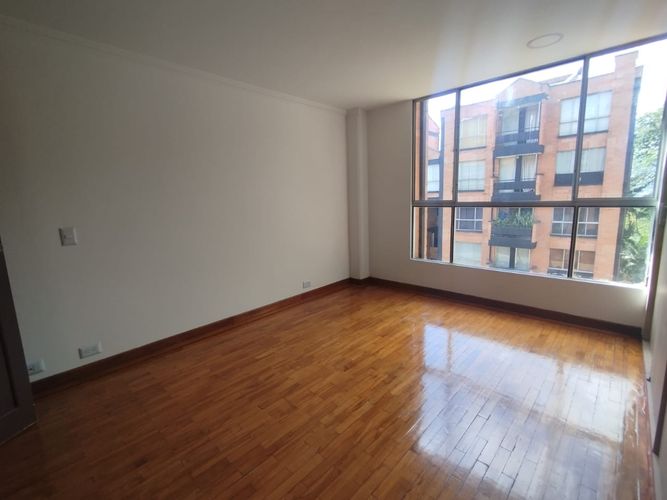 Apartamento de 3 alcobas en arriendo en Loma Del Escobero, Envigado, 150 m² · foto 10 de 13