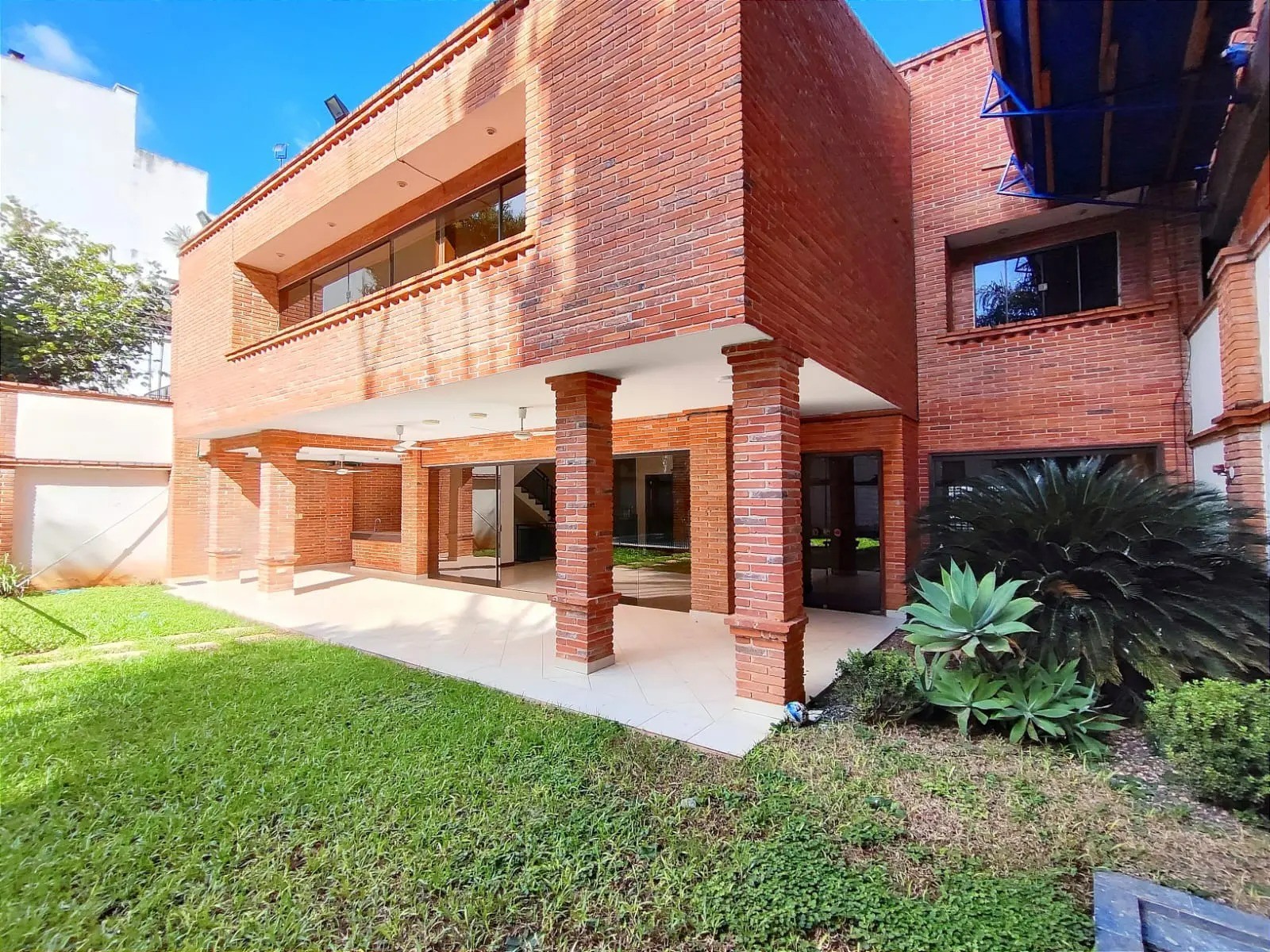 Residencia  Sobre La Avda. Molas López — foto 2
