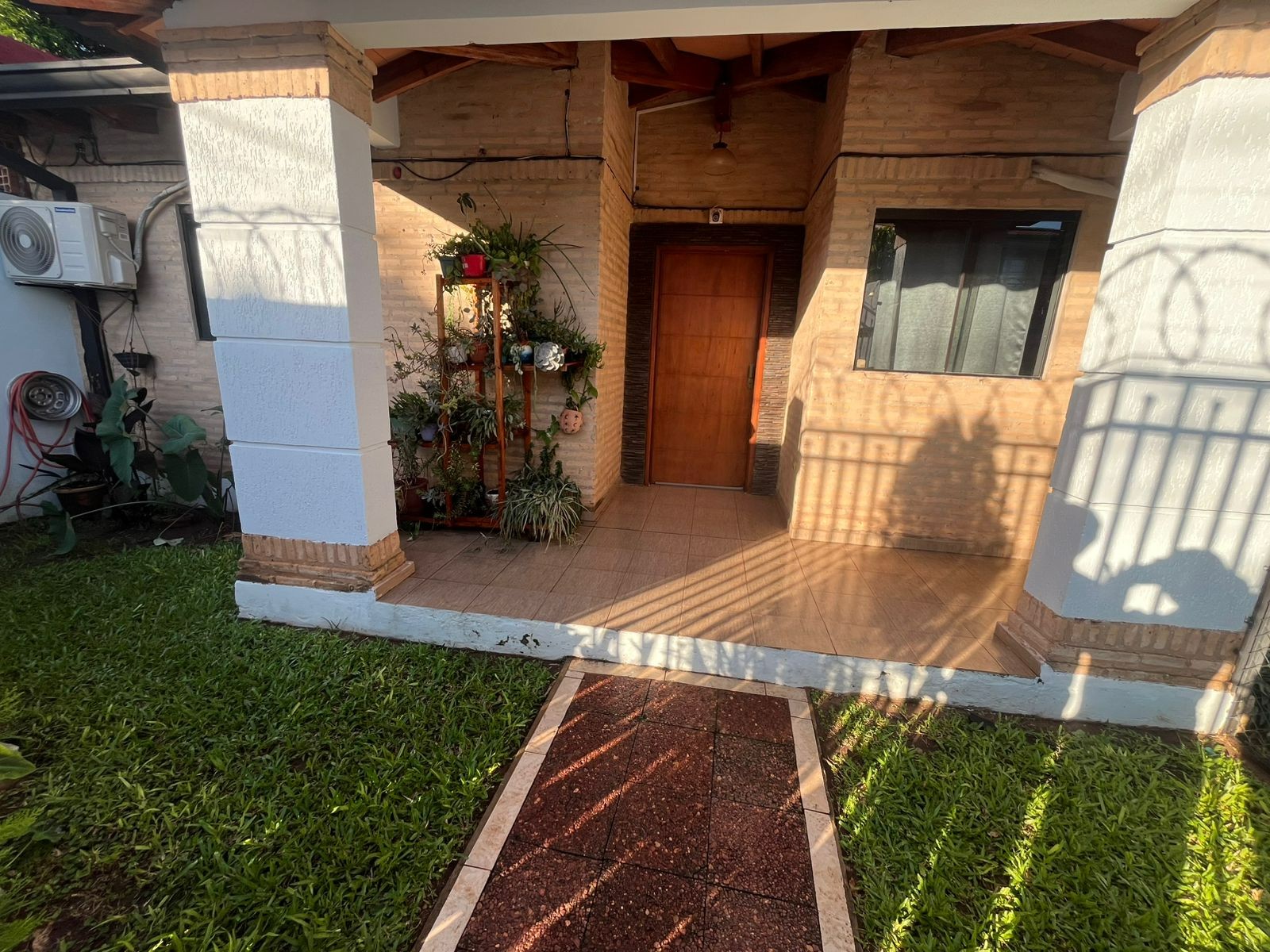 Exclusiva Casa Amplia en Venta: Tu Nuevo Hogar de Ensueño — foto 2