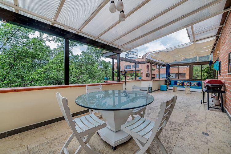 Apartamento de 4 alcobas en venta en Las Lomas, Medellín, 220 m² · foto 8 de 20