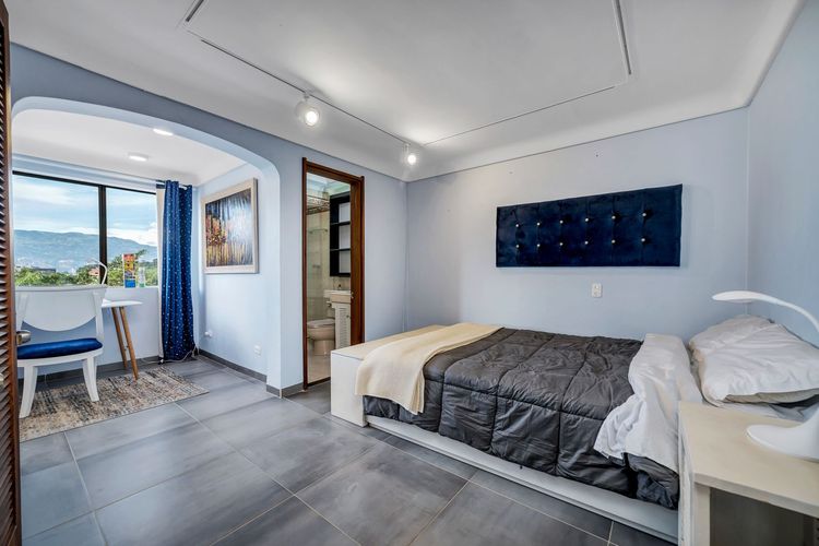 Apartamento de 4 alcobas en venta en Las Lomas, Medellín, 220 m² · foto 12 de 20