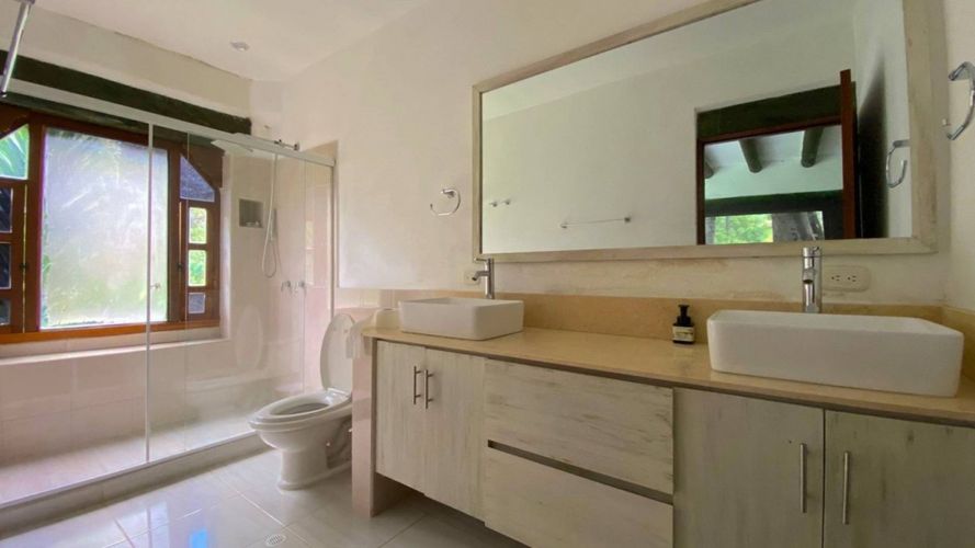 Casa de 5 alcobas en venta en El Higueron, Rionegro, 740 m² · foto 12 de 24