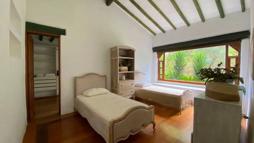 Casa de 5 alcobas en venta en El Higueron, Rionegro, 740 m² · foto 13 de 24