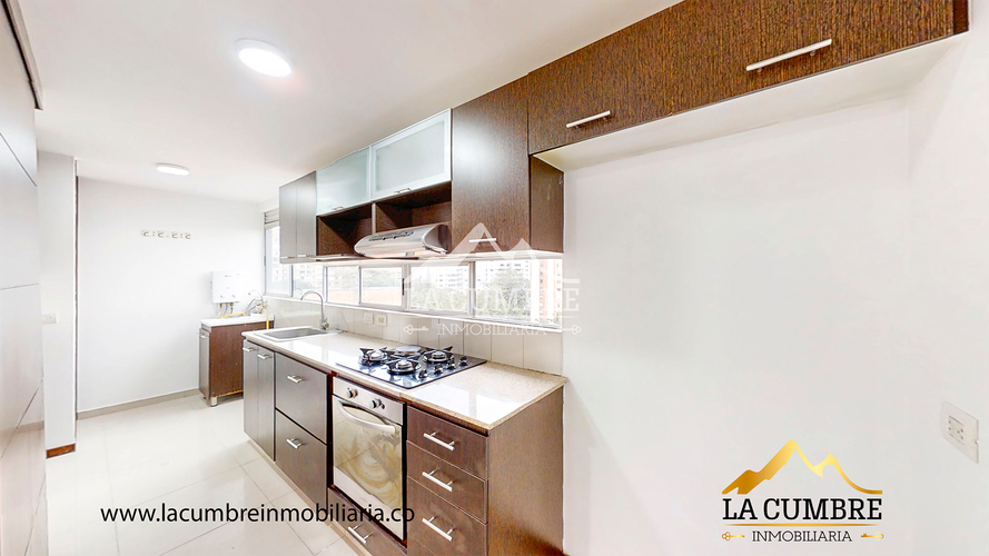 Apartamento de 3 alcobas en arriendo en Los Balsos, Medellín, 130 m² · foto 5 de 14