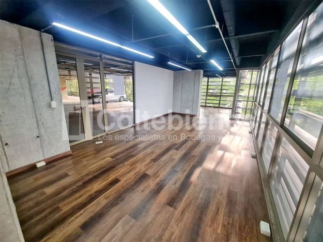 Oficina en arriendo en Zuñiga, Envigado, 68 m² · foto 2 de 11