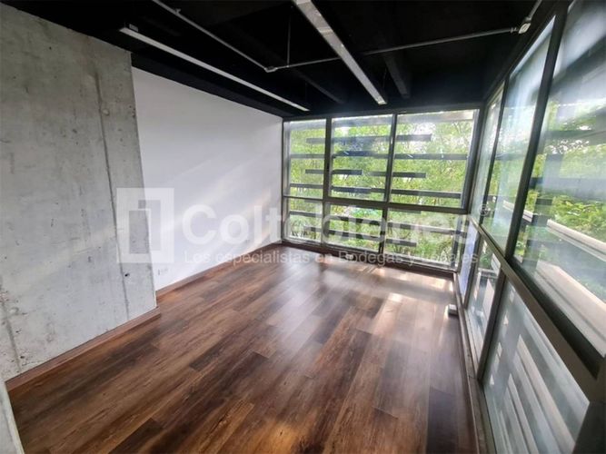 Oficina en arriendo en Zuñiga, Envigado, 68 m² · foto 3 de 11
