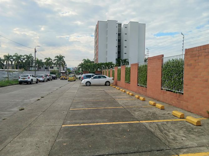 Apartamento de 3 alcobas en venta en Las Mercedes, Palmira, 83 m² · foto 2 de 24