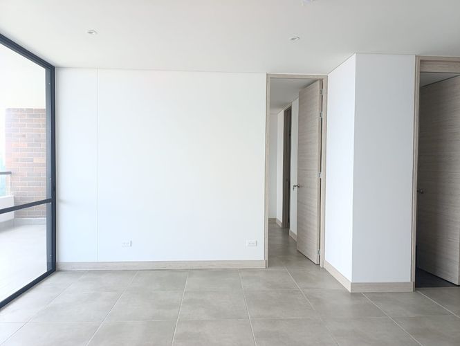 Apartamento de 2 alcobas en arriendo en El Poblado, Medellín, 94 m² · foto 4 de 18