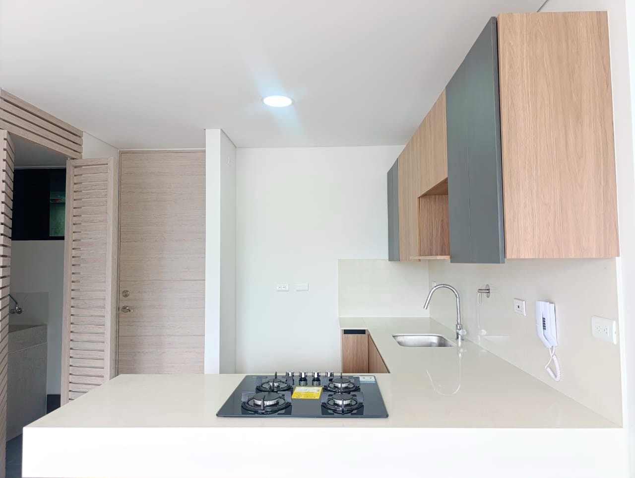 Apartamento en arriendo en El Poblado, Medellín · foto 6 de 18
