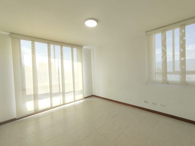 Apartamento de 3 alcobas en arriendo en El Poblado, Medellín, 93 m² · foto 6 de 20