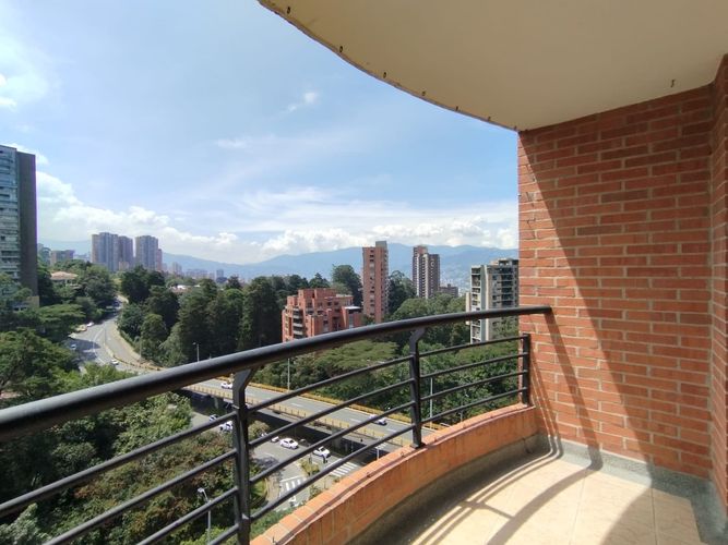 Apartamento de 3 alcobas en arriendo en El Poblado, Medellín, 93 m² · foto 17 de 20