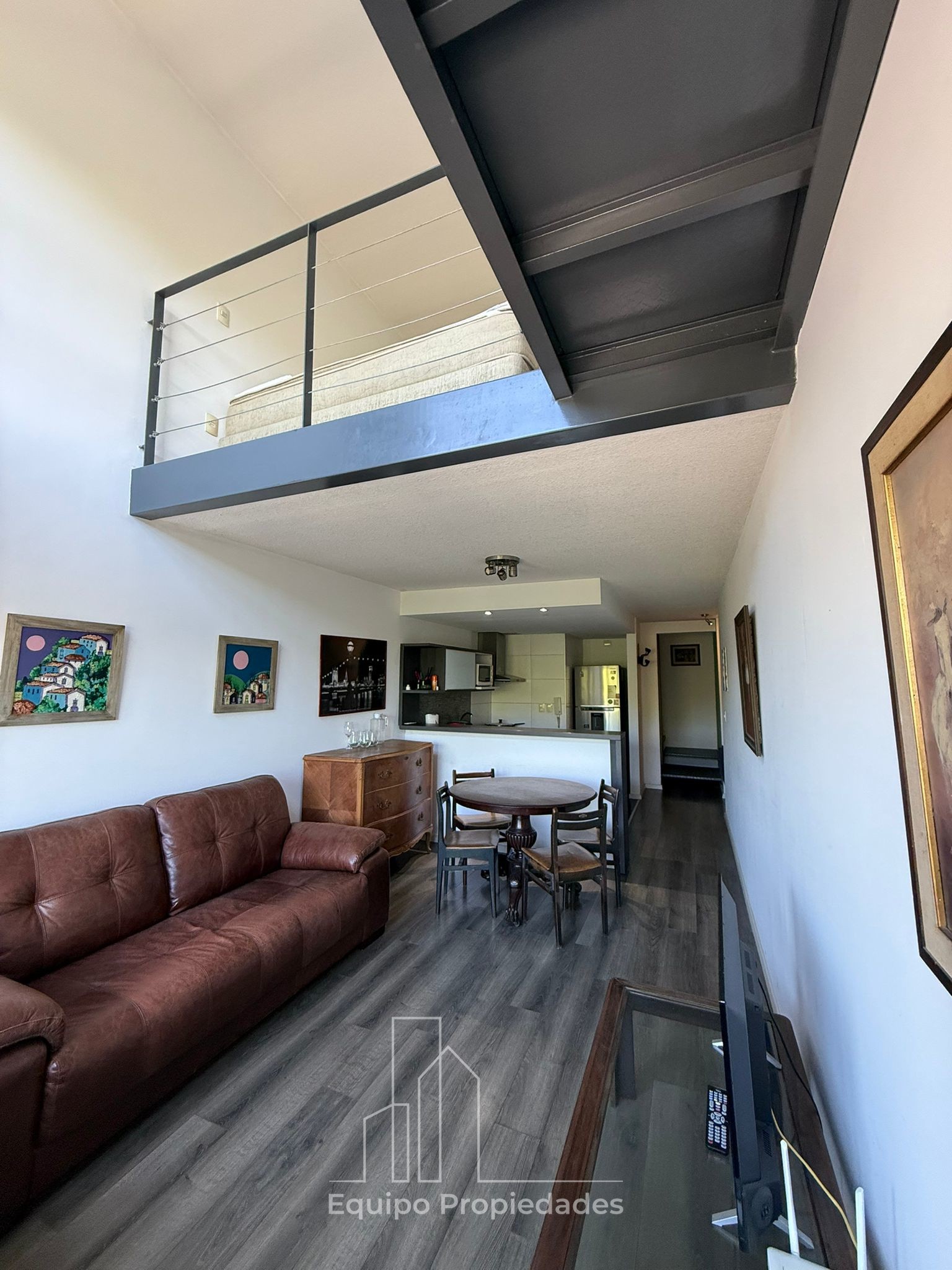 Muy buen apartamento tipo dúplex en alquiler con muebles frente al ...