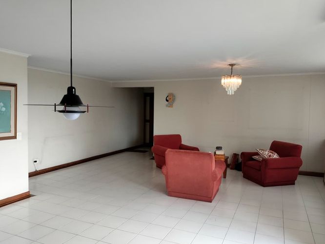 Apartamento de 4 alcobas en venta en El Poblado, Medellín, 198 m² · foto 2 de 18