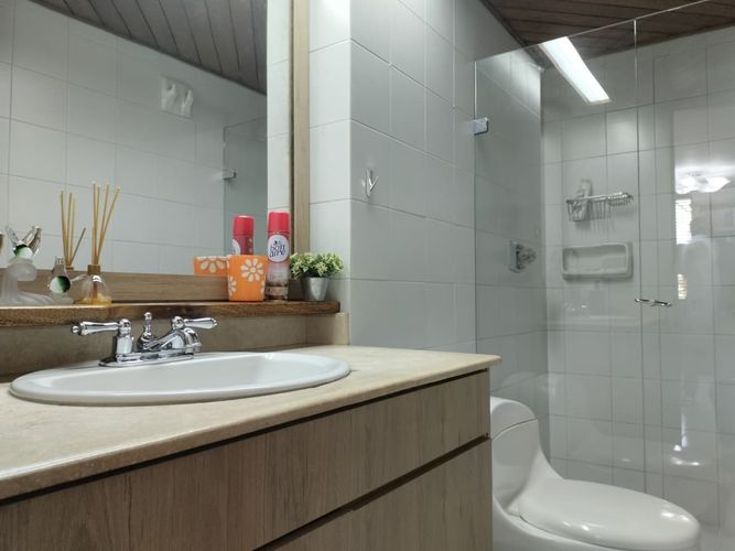 Apartamento de 4 alcobas en venta en El Poblado, Medellín, 198 m² · foto 17 de 18