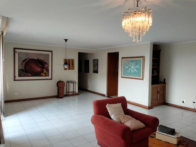 Apartamento de 4 alcobas en venta en El Poblado, Medellín, 198 m² · foto 4 de 18