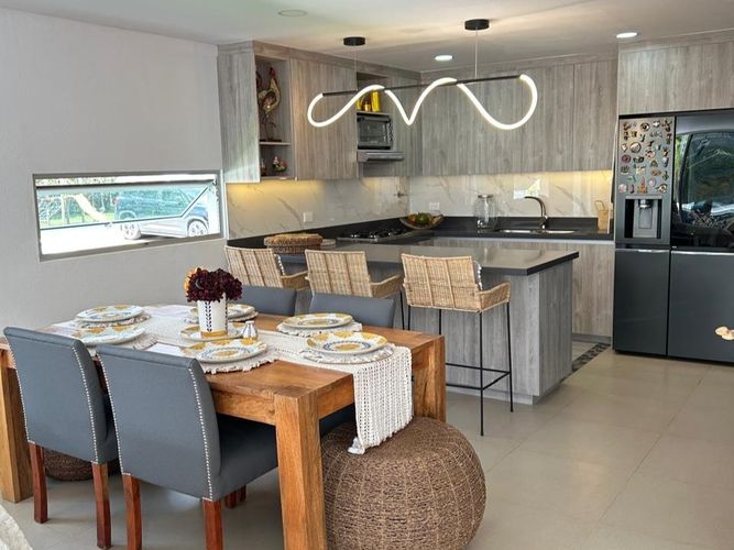 Casa de 4 alcobas en venta en La Ceja, 200 m² · foto 3 de 12