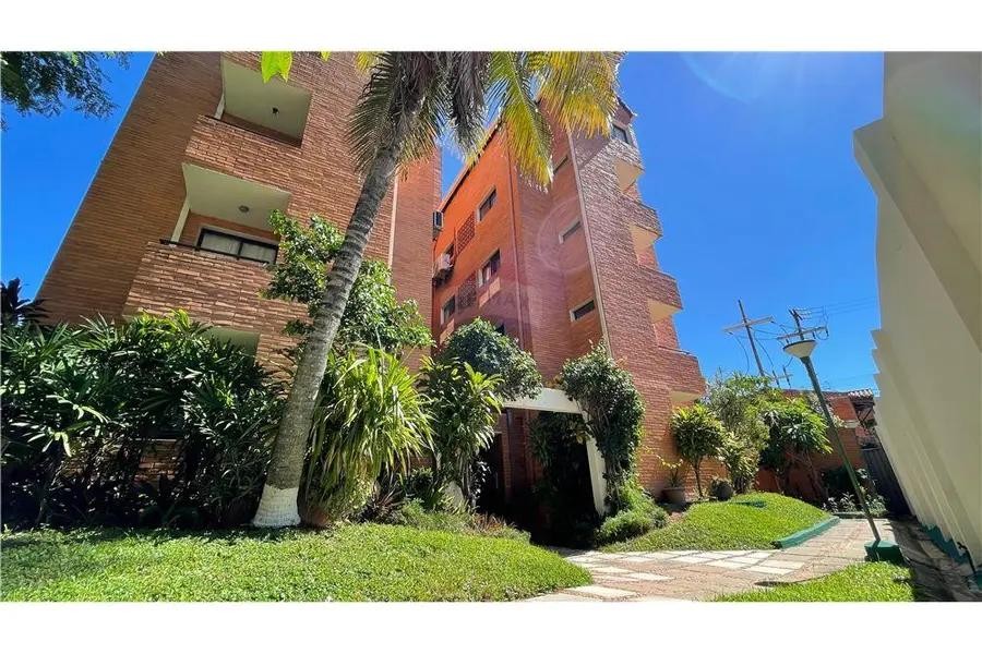 Vendo Departamento en San Bernardino, Ubicación privilegiada con acceso rápido a los restaurantes y lugares turisticos de la ciudad! — foto 3