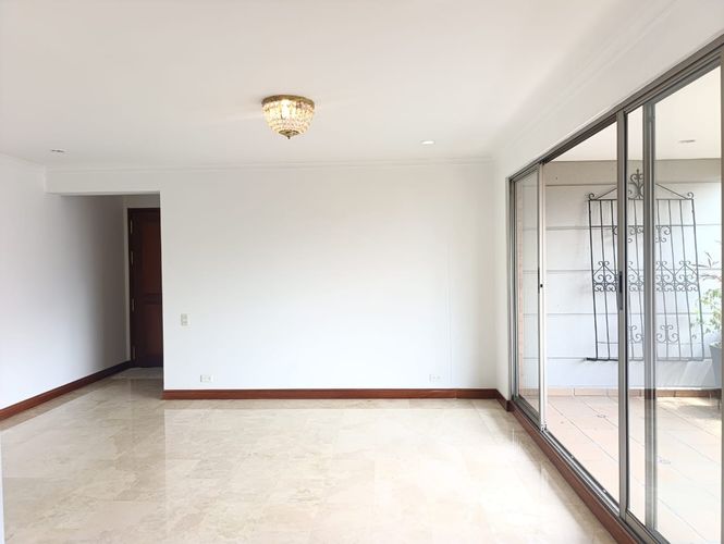 Apartamento de 3 alcobas en venta en El Poblado, Medellín, 200 m² · foto 7 de 16