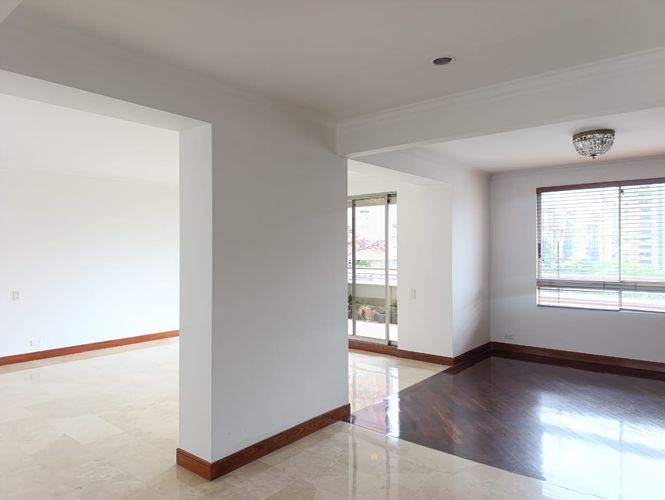 Apartamento de 3 alcobas en venta en El Poblado, Medellín, 200 m² · foto 6 de 16