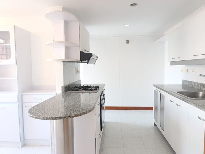 Apartamento de 3 alcobas en venta en El Poblado, Medellín, 200 m² · foto 10 de 16