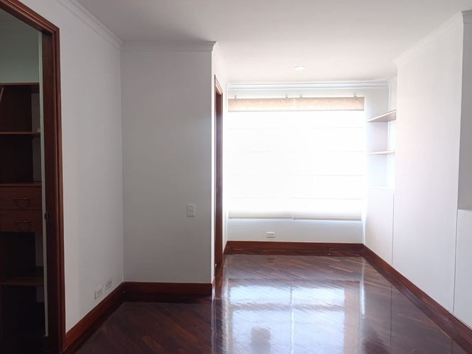 Apartamento de 3 alcobas en venta en El Poblado, Medellín, 200 m² · foto 3 de 16