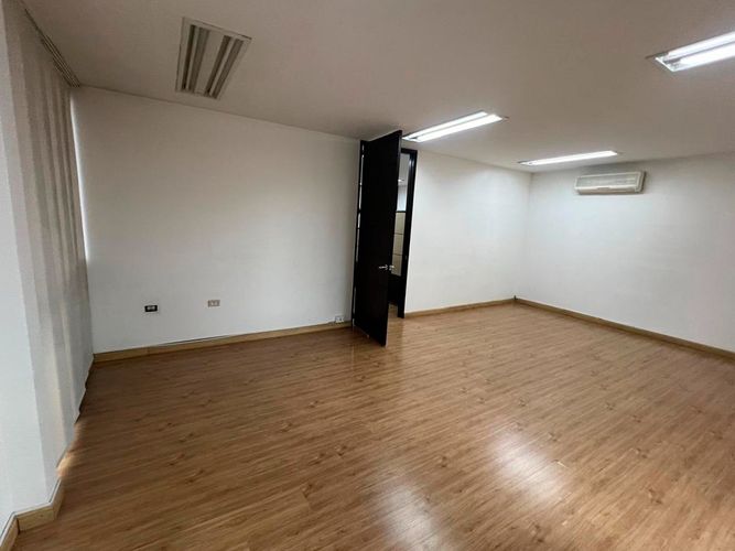 Oficina en arriendo en El Poblado, Medellín, 73 m² · foto 2 de 17