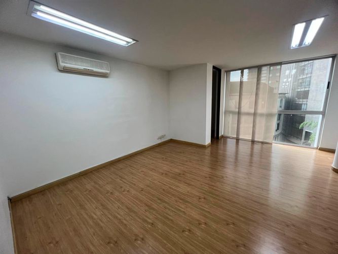 Oficina en arriendo en El Poblado, Medellín, 73 m² · foto 3 de 17