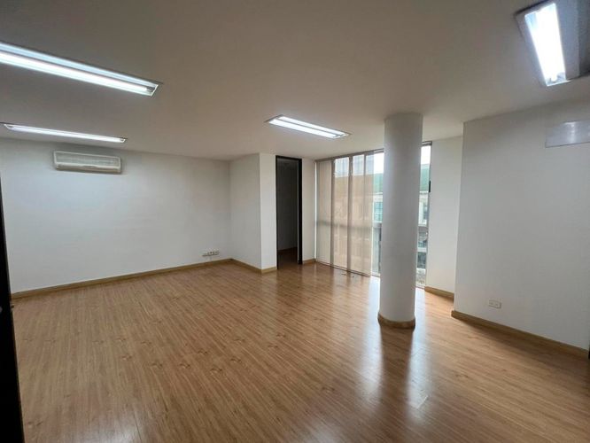 Oficina en arriendo en El Poblado, Medellín, 73 m² · foto 5 de 17