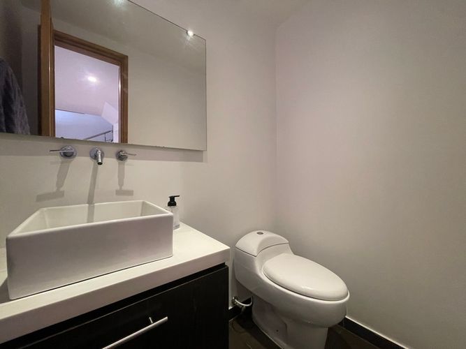 Casa de 3 alcobas en venta en Loma Benedictinos, Envigado, 305 m² · foto 16 de 24