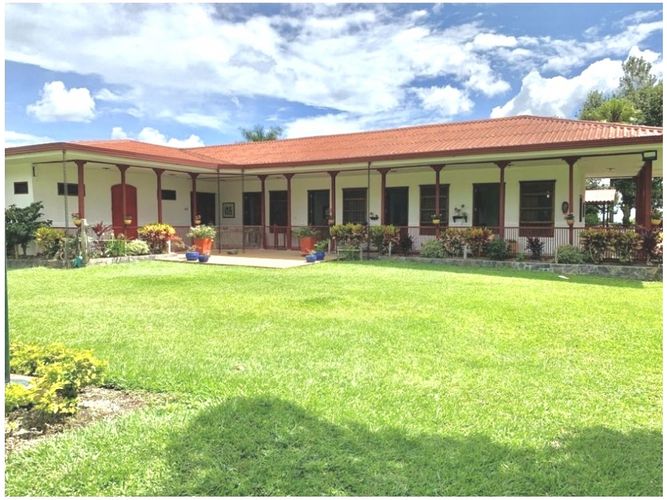 Finca en venta en El Caimo, Armenia, 500 m² · foto 2 de 24