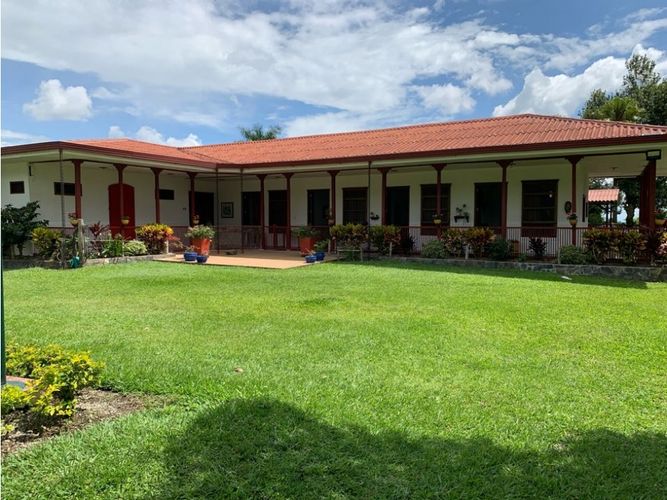 Finca en venta en El Caimo, Armenia, 500 m² · foto 2 de 24