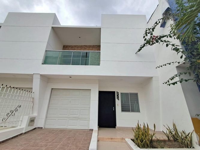 Casa de 4 alcobas en venta en Nuevo Bosque, Montería, 159 m² · foto 2 de 16
