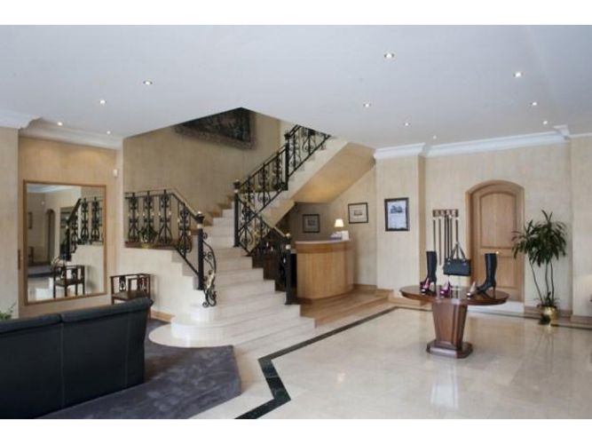 Casa de 5 alcobas en venta en San Patricio, Bogotá, 678 m² · foto 8 de 24