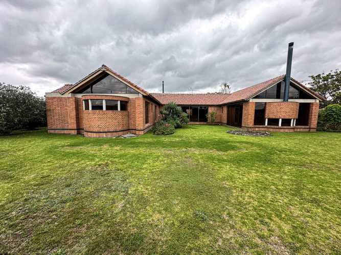 Casa de 4 alcobas en venta en Casa Blanca, Bogotá, 410 m² · foto 12 de 12