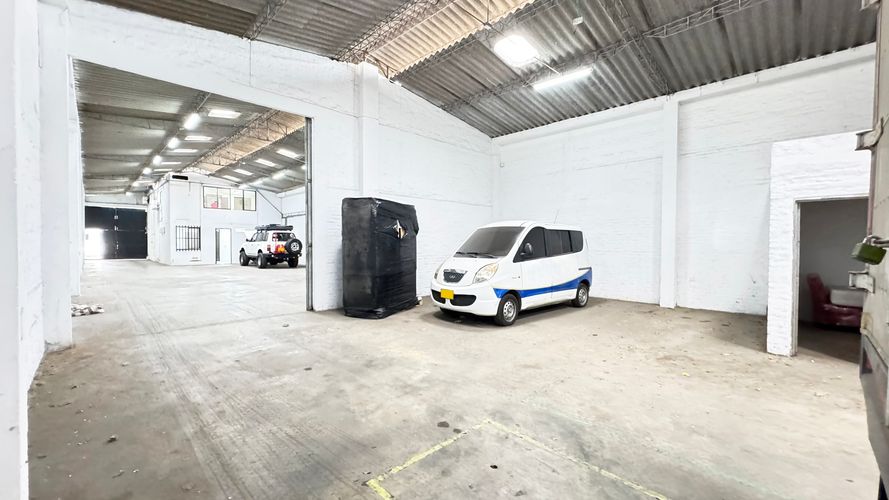 Bodega en arriendo en San Vicente, Cali, 500 m² · foto 5 de 24