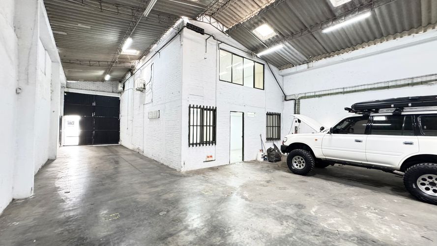 Bodega en arriendo en San Vicente, Cali, 500 m² · foto 16 de 24