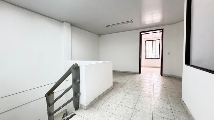 Bodega en arriendo en San Vicente, Cali, 500 m² · foto 18 de 24