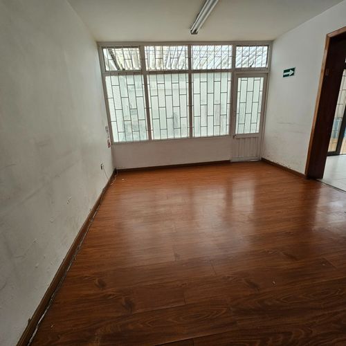 Casa en venta en Quinta Paredes, Bogotá · foto 6 de 24