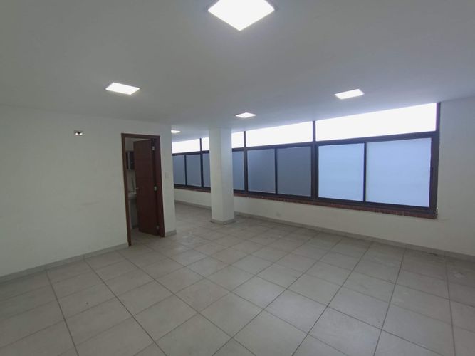 Oficina en arriendo en San Nicolas, Cali, 140 m² · foto 18 de 24