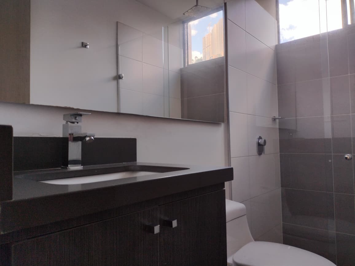 Apartamento en arriendo en El Poblado, Medellín · foto 17 de 18