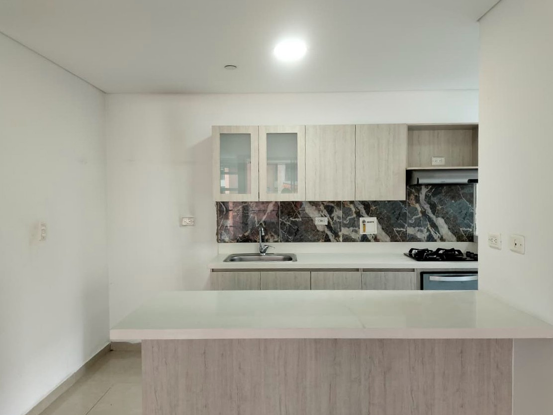 Apartamento en arriendo en El Poblado, Medellín · foto 3 de 18