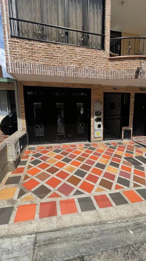 Casa de 3 alcobas en venta en Cabañas, Bello, 115 m² · foto 2 de 21