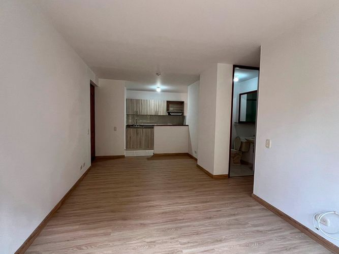 Apartamento de 3 alcobas en arriendo en Camino Verde, Envigado, 80 m² · foto 6 de 17