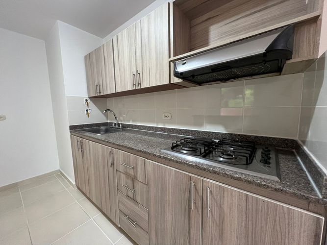 Apartamento de 3 alcobas en arriendo en Camino Verde, Envigado, 80 m² · foto 5 de 17