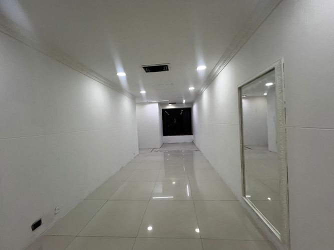 Local en arriendo en El Poblado, Medellín, 47 m² · foto 3 de 8