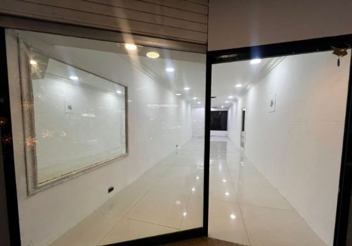 Local en arriendo en El Poblado, Medellín, 47 m² · foto 7 de 8